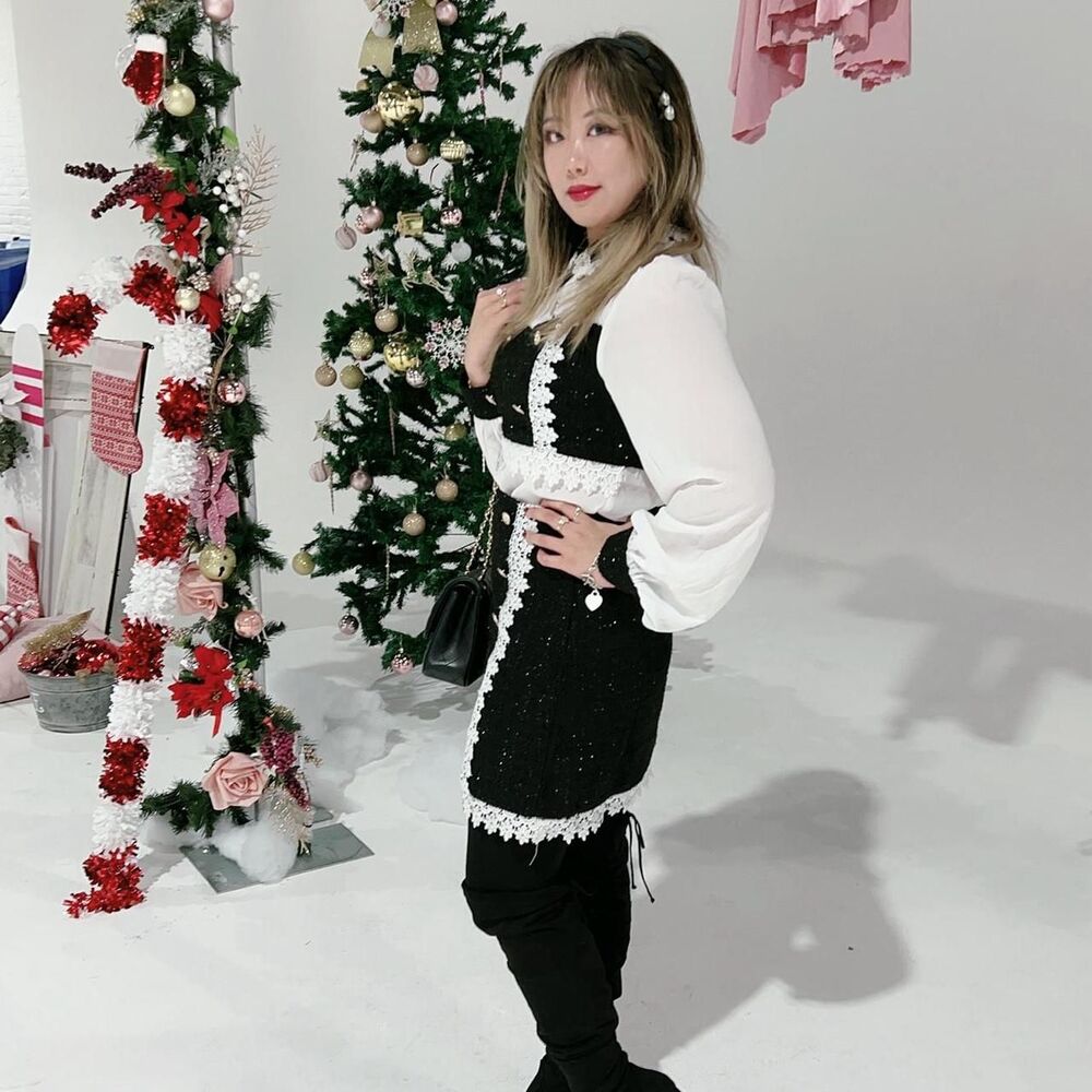 Set: K-Pop inspired Top and Skirt - Picture 5 of 7